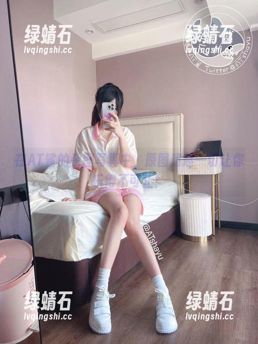 在AT鲨的杂图写真中，原图超越一切让你乐得不可止！