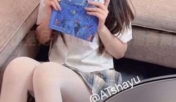 AT鲨的比基尼在线喧嚣，高清画质里透着一丝不羁。