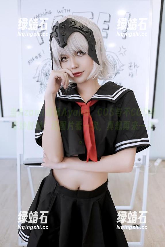 当Azami邂逅Ayaka，COS与不COS的奇妙时刻！这图片看一次，真想再来一次。