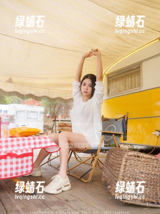 Bomi(普美)的眼镜系列，你敢相信这种简单的套图也能如此迷人？下载成瘾！