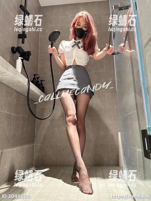 微密圈 - Callmecandy的白嫩双腿，让我想问是哪种护肤品的效果，快来瞧图片！