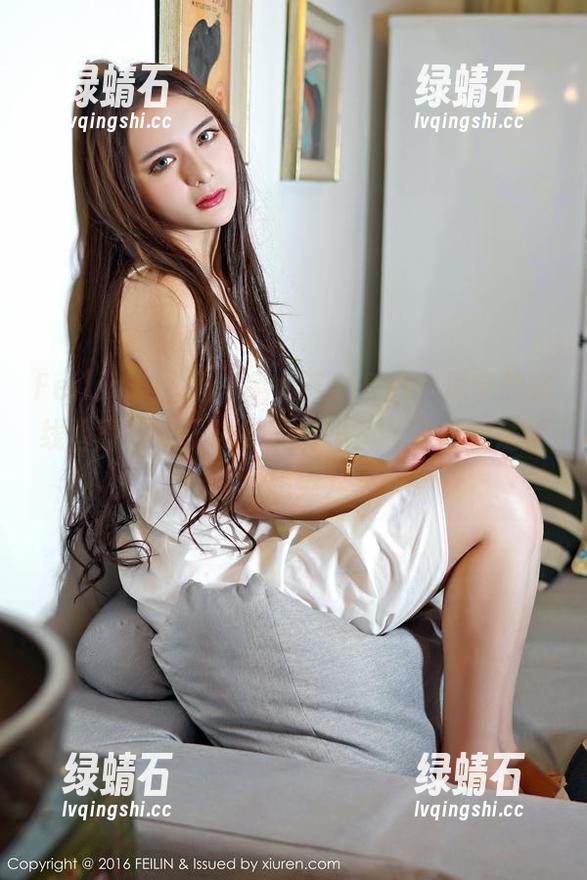 Feilin嗲囡囡 - 兔女郎SiByl李思宁的在线画面：榛子进食、约吗？（没错，是那种感觉）