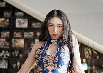 Feilin嗲囡囡 – 碰到还是陈梵妮的网袜资源，瞧这不如想想那独特姿态，原图中似乎有那么一缕清风。