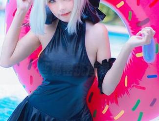 Kitkat Cosplay的美图:我得承认,这些秘密挑逗得很