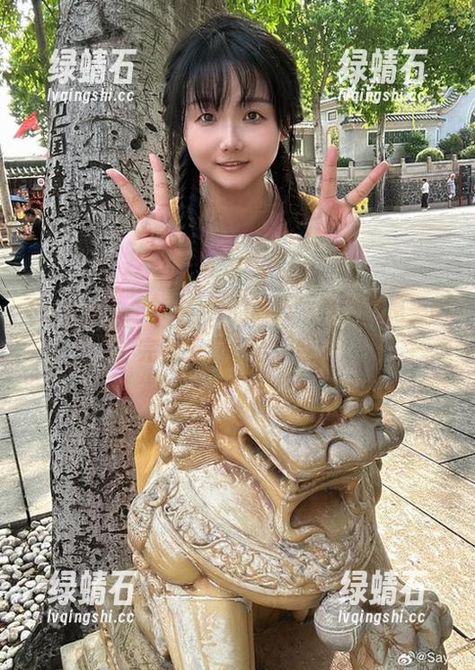 Sayako＿今年4岁的黑色，真不愧是美图，完全把我们给晕到了。