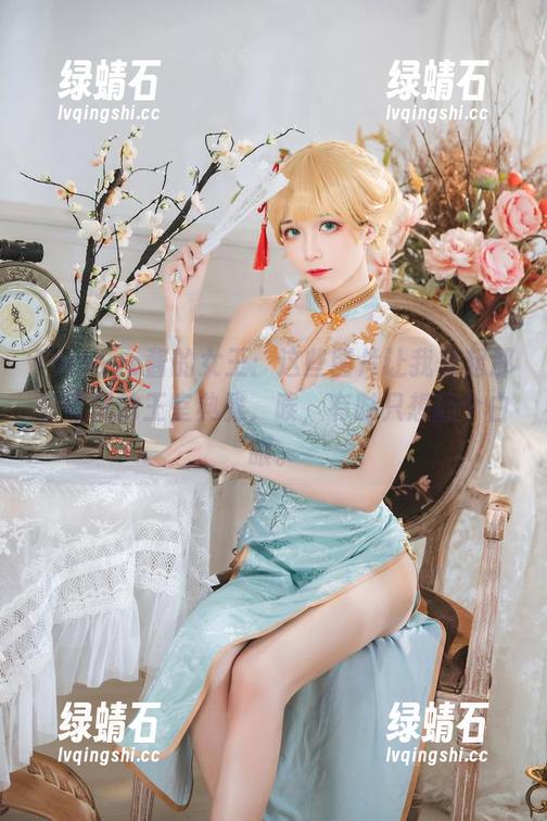 Tomoyo酱的女王：这些图片让我想起那些傲慢的王室典雅，唉，有时只想翻个白眼。