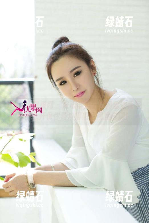 UGirls尤果网 - 好奇李思宁的网盘油亮写真？点开保你喜欢得想把网盘占满！