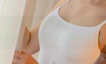 UGirls尤果网 – 毫不意外的美图精选，纯小希带你走进学姐的独特世界。