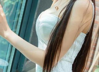 UGirls尤果网 – 拿出你的墨镜，顾欣怡的白色合集亮得像个发光二极管！