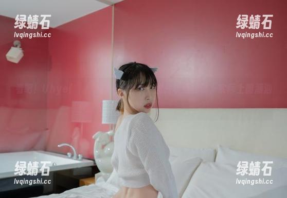 看吧！Uhye(이유혜)的剧情合集，图片表面和谐，实际上暗潮汹涌。