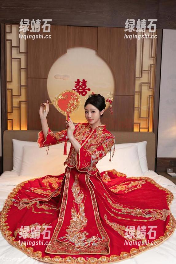 Xiuren秀人网 - 一颗甜蛋黄a的新冒险：制服加身，免费图包一镑回归！
