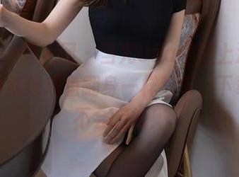 Xiuren秀人网 – 当尤Una娜遇上海边，这套图就像咸鱼翻身一样欢乐，下载吧你不会后悔！