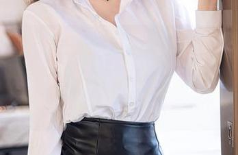 Xiuren秀人网 – 杨晨晨Yome的礼服图集在定制中藏着什么？啊，藏着我的小心思吧。