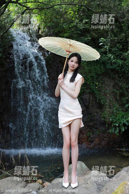 Xiuren秀人网 - 王馨瑶yanni图集更新，私心想收藏这双丝袜吧，美臀的呼唤好强烈！