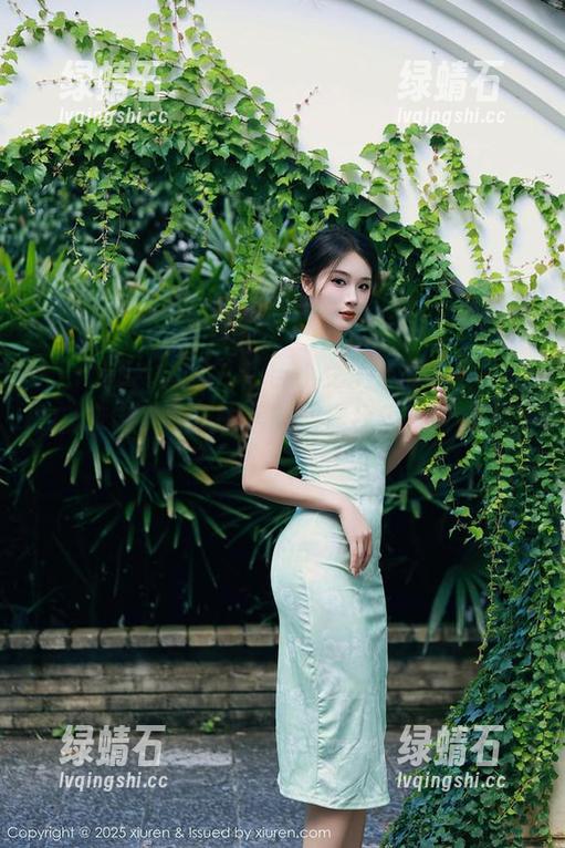 Xiuren秀人网 - 麻吉小兔子，昨晚梦见她的新套装，今天去最新图库找找有没有灵感的影子。