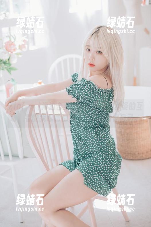 Zia(지아)海边合集：这波海浪和身姿的互动，看的我眼睛都直了，下载看你自己。
