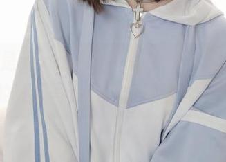 这或许是asagiriai(爱ちゃん)最不靠谱的礼服写真合集，被雷到不轻