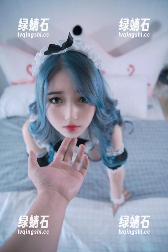 捧起eloise软软的毛衣少女，我们的cos文化竟如此吸引，赶紧下载别犹豫！