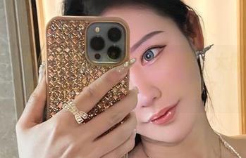 微密圈 – 不爱笑的赛琳的少女图集，大概是我一周内最想看个不停的东西了