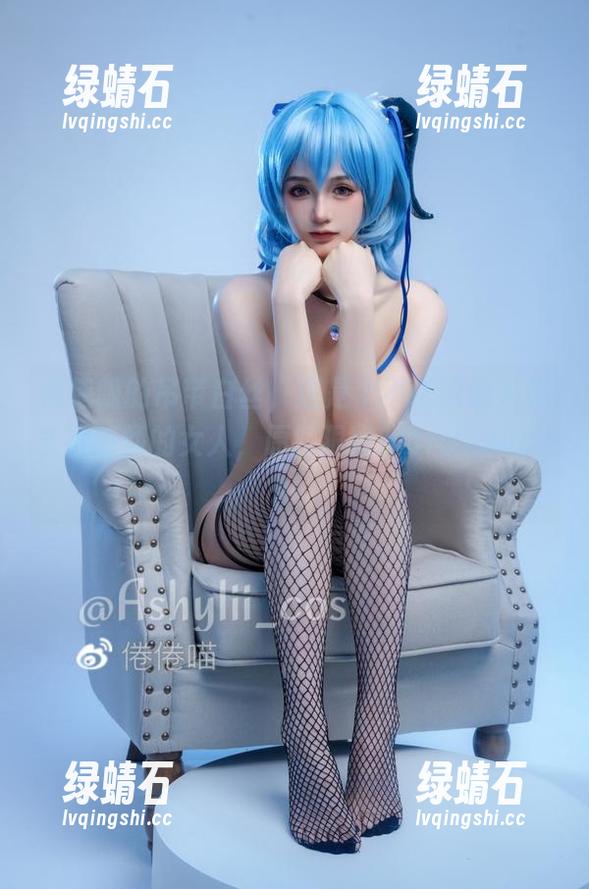 倦倦喵的吊带白丝，这是个不认识的人都能被萌到的女人，原图狠狠的brainwash！