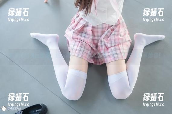 高清揭秘兔玩映画：这短裙少女，让人捉摸不透的小调皮分享给你！
