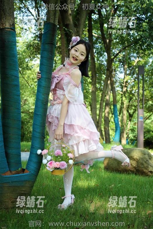 初夏女神 - 依依乘风破浪归来：母校我来了，收集作品集！
