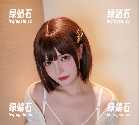 千夜未来的纯白图包下载中，白色仿佛是开始也是结局，你说这不迷吗？