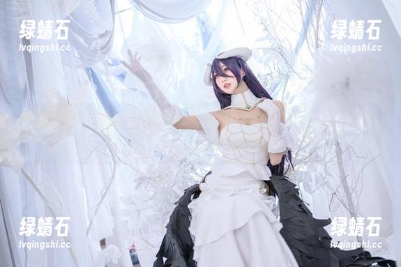 周叽是可爱兔兔 周叽是可爱兔兔的最新写真集来啦,加藤惠兔女郎的身影在这里跃动,简直让人移不开眼!