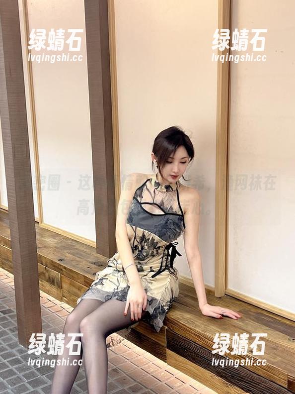 微密圈 - 这种事情就问周妍希，渔网袜在高清图包里绝不走心。