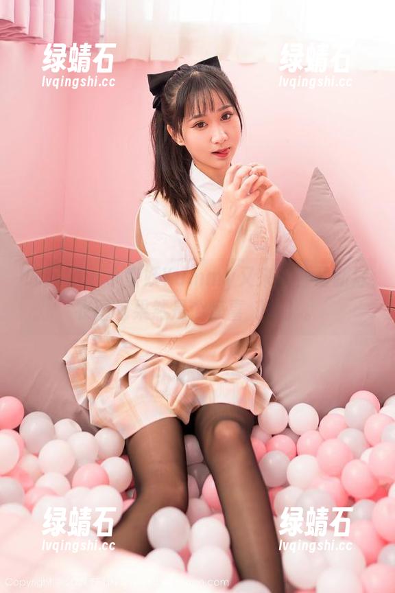 嗲囡囡 - 小蛮妖Yummy又来了，最新泳衣图包果然是个惊喜（？）。