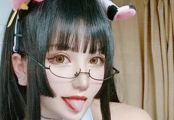 夏鸽鸽不想起床视频免费讲内衣心理：精选写真集，约尔太太贵妇的风骚姿态
