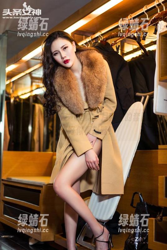 头条女神 - 女友不是真，月音瞳的套图更新却好似模拟器！