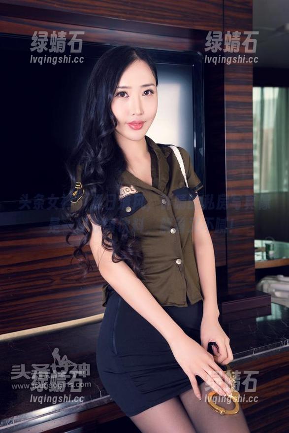 头条女神 - 夏日清风，钟晴的私房写真像是一杯冰镇饮料，解暑又不腻！