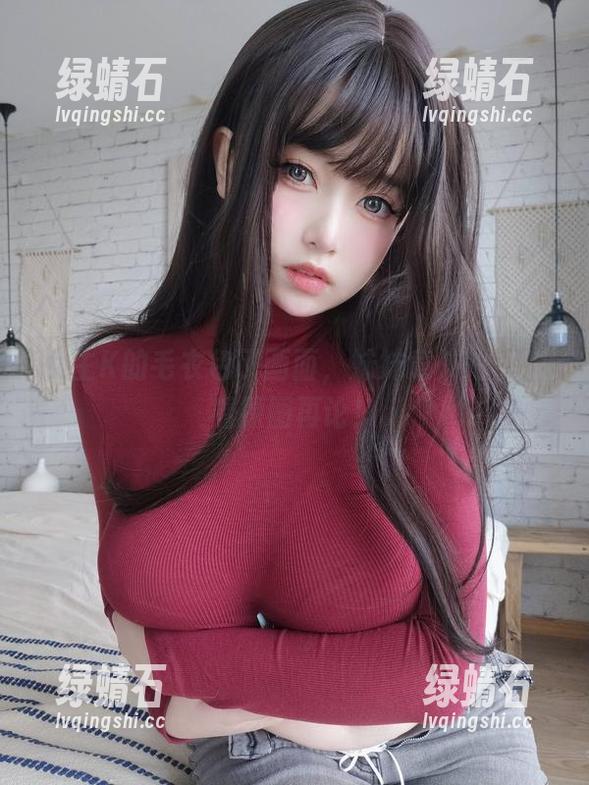 女主K 女主K的毛衣色了画面,妹妹意外抢镜,看原图再论!