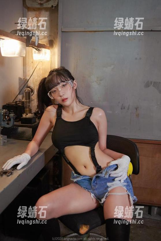 没穿短裤的姜仁卿(강인경)，私房照还敢放吗？
