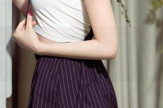 尤果网 – 更新！Zora若拉的牛仔裤图包，一不小心就盯太久了。