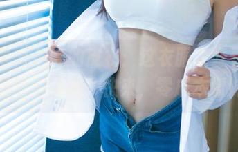 尤果网 – 晨曦的皮衣：这衣服太好看了，下载也得免费！快来，零成本撩妹！