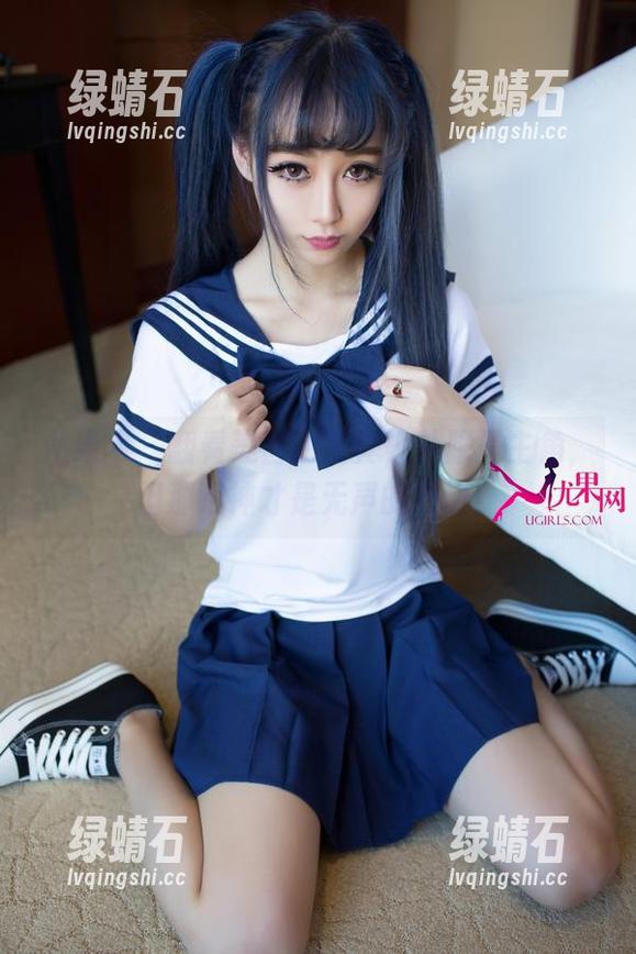 尤果网 - 翻看美替的写真，礼服是主角，但那眼神才是无声的对话！