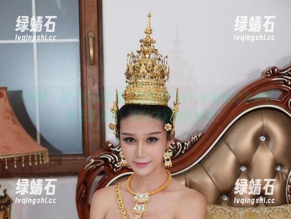 尤物馆 - 除了让人叹息，孟狐狸FoxYini的婚纱合集还是无圣光的，光影之间的体验呢？