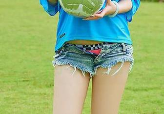 尤蜜荟 – 在合法萝莉的长腿写真合集里，一不小心就沉迷了