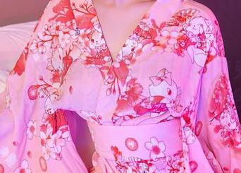 尤蜜荟 – 柚柚酱带你翻阅天使与魔鬼图集：快来猜猜她今天穿的是哪个角色！