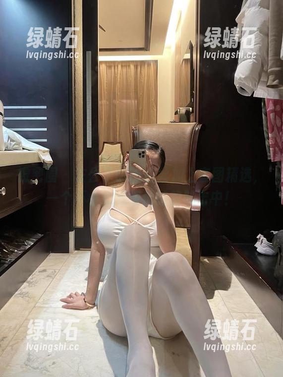 微密圈 - 左公子666白丝加上套图精选，一个不小心就被他的韵味击中！