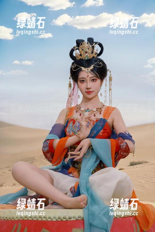 年年Nnian的背带裤合集，看的都是姿态，但我似乎开始想象起来了。