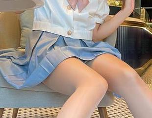 微密圈 – 张思允的制服黑丝写真集——优雅与挑逗的开场白，原图让人目不转睛。