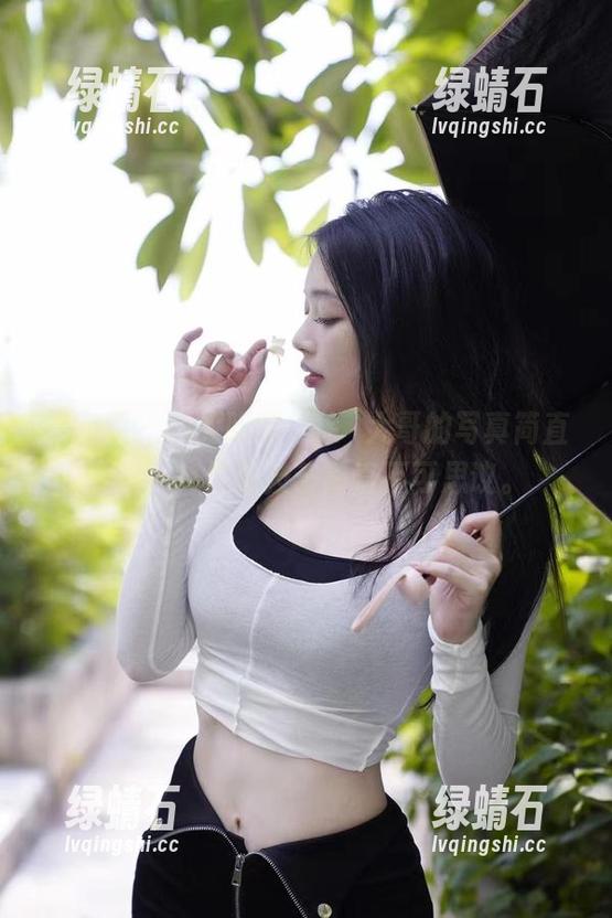 微密圈 - 睁大眼睛，徐珺大哥的写真简直太撩人，性感技艺简直不可思议。