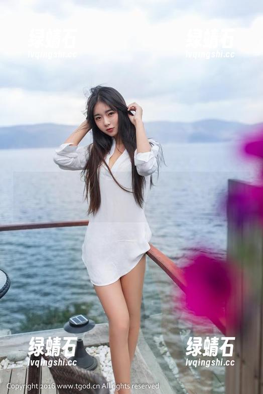 推女神 - 顾欣怡的JK写真集来了新更新，果然她的每一张都是话题！