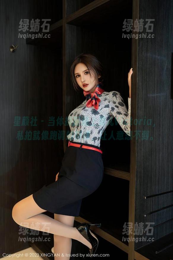 星颜社 - 当体操服遇上果儿Victoria，私拍就像跑调的旋律，让人意想不到。