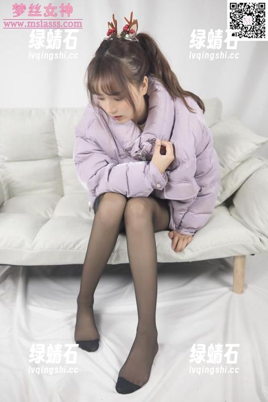 梦丝女神 - 私房白裙照，王娇娇是要拍给自己看，还是为了我们这些旁观者？