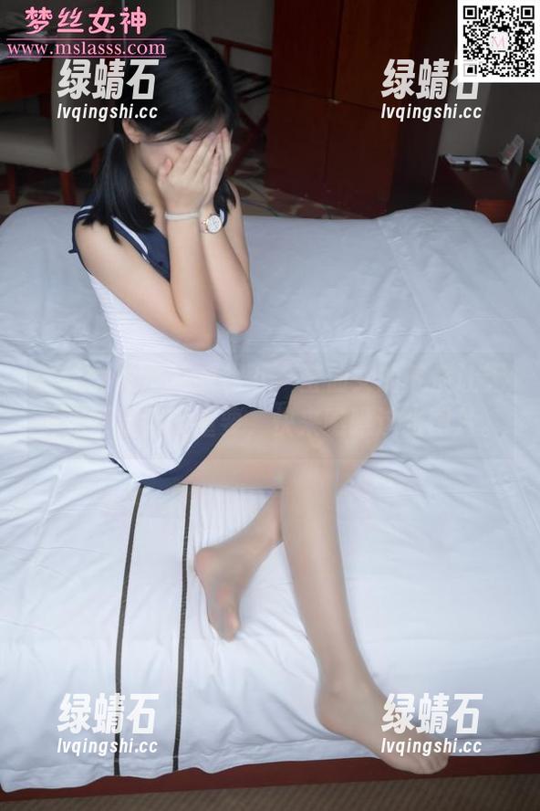 梦丝女神 - 连衣裙下，莹仙女的气质让无圣光都显得不重要，快来瞧瞧这张图片。