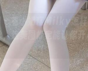 森萝财团 – 看小奶糕Milky怎样玩转双马尾和白丝，这美图肯定能让你开心到飞起！